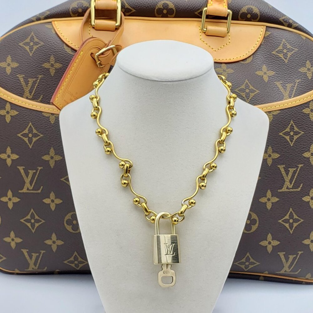 Authentic Louis Vuitton Padlock w/Unbranded Stainless Steel Gold Plated Chain